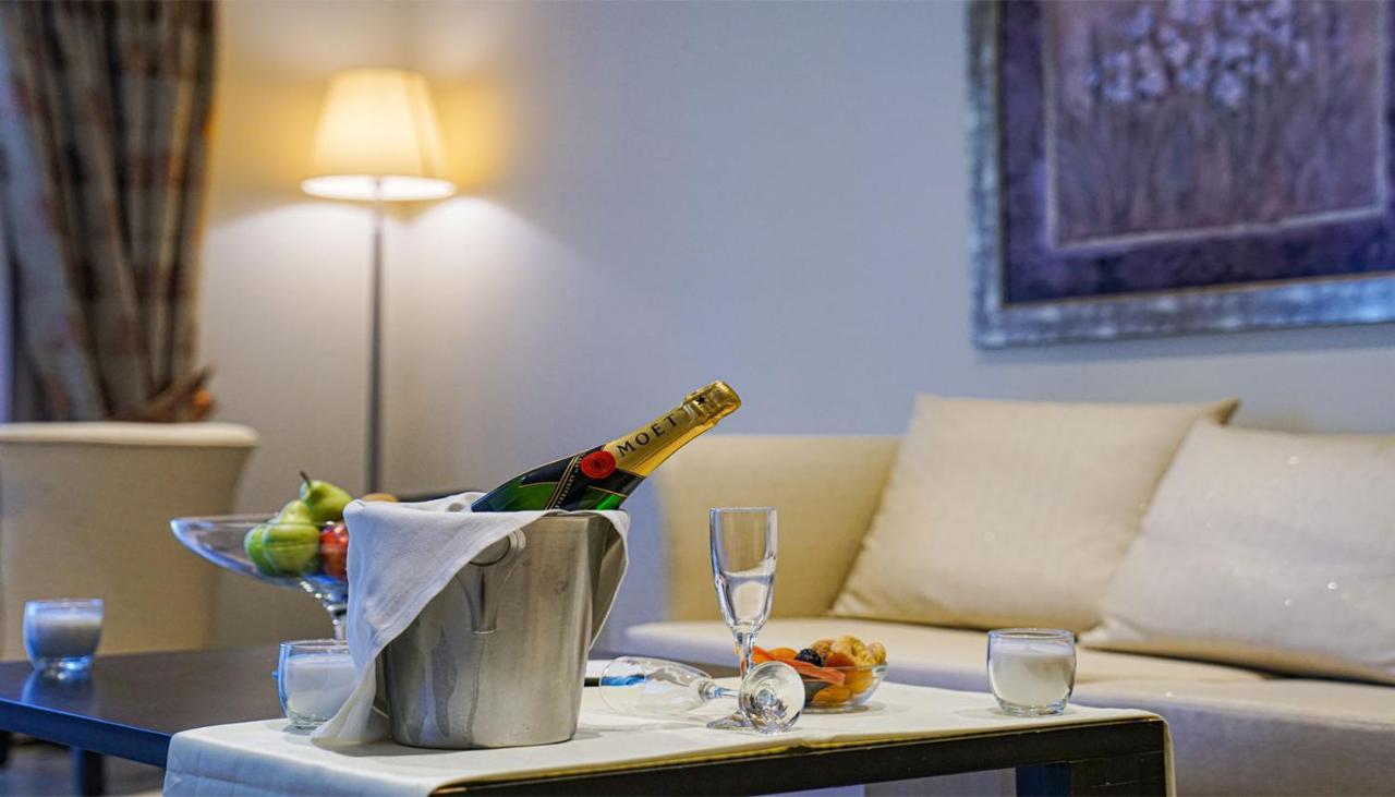 Amalias Hotel Kourouta Luaran gambar